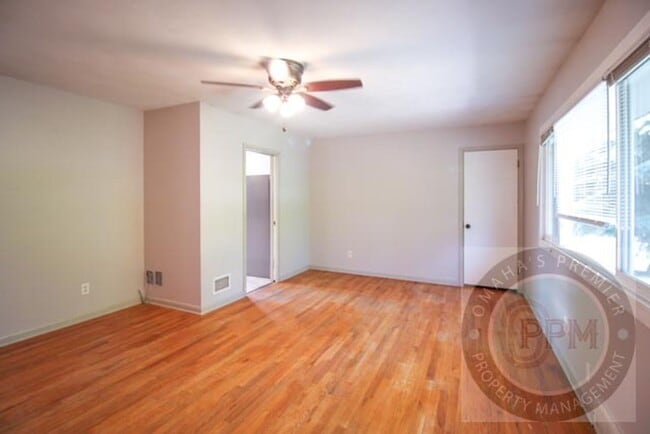 Building Photo - 3 Bedroom 1.5 Bathroom Cozy Family Home Lo...