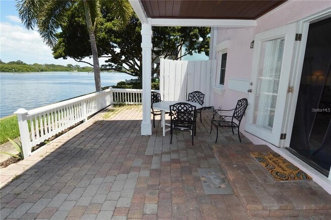 Building Photo - 3873 Pompano Dr SE