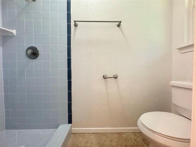 Building Photo - 9602 Chukar Cir