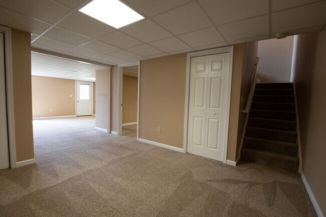 Building Photo - Spacious 3BR Townhome in Harrisburg – First-floor primary bedroom, Garage & Deck!