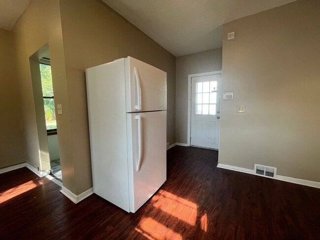 Building Photo - St. Paul home in Great Dayton's Bluff area