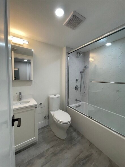 Building Photo - 3 Lopez Ave