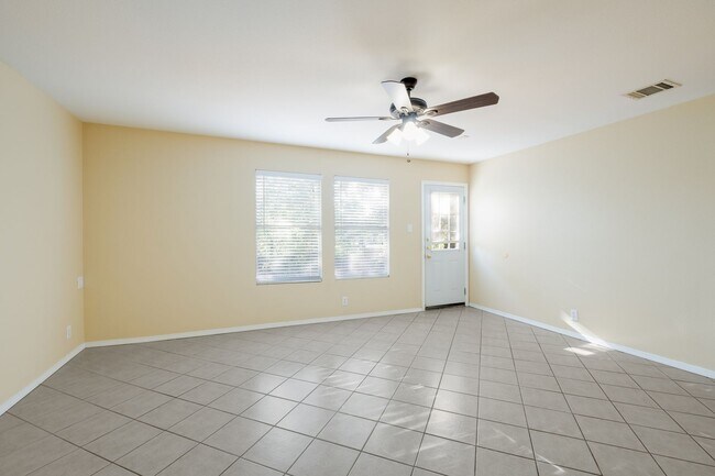 Building Photo - SIX MONTH LEASE 4/2.5 in Boerne