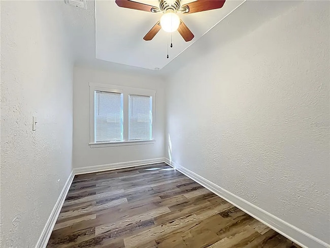 Building Photo - 944 18th Ave S