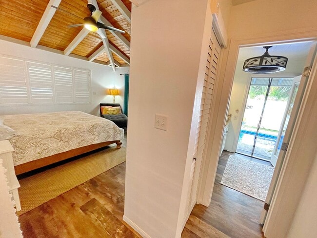 Building Photo - Wailuku Heights Executive Style 3Bed/2Bath Furnished Upstairs Home - Pool w/ cabanas - Most Utili...