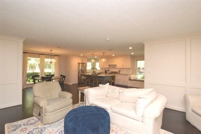 Building Photo - 2 Woodhaven Wood Ct