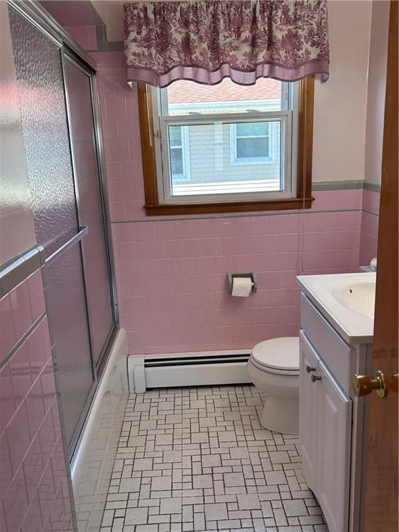 Building Photo - 9 Custer Ave