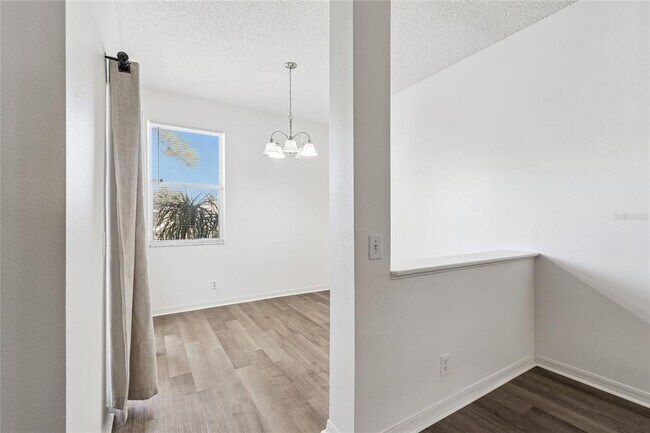 Building Photo - 571 Shoreham Ct NE