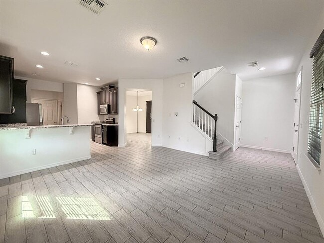 Building Photo - 11804 Silverlake Park Dr