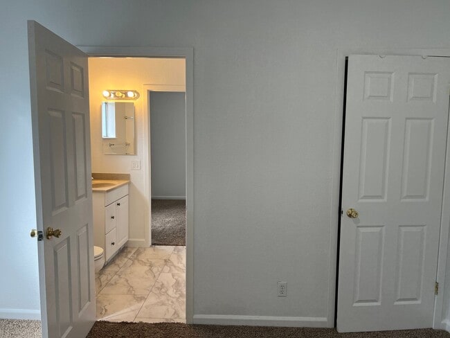Building Photo - Available now! El Camino & Colfax - 2 bedr...