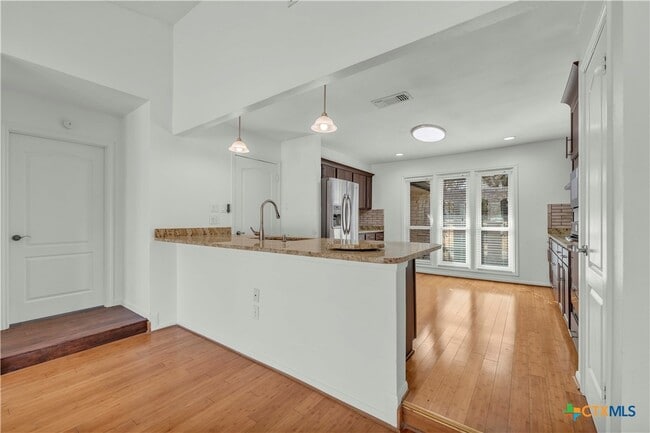 Building Photo - 513 Red River Rd