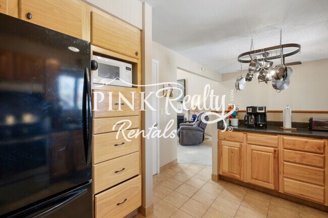 Building Photo - 3395 Beechwood Ct