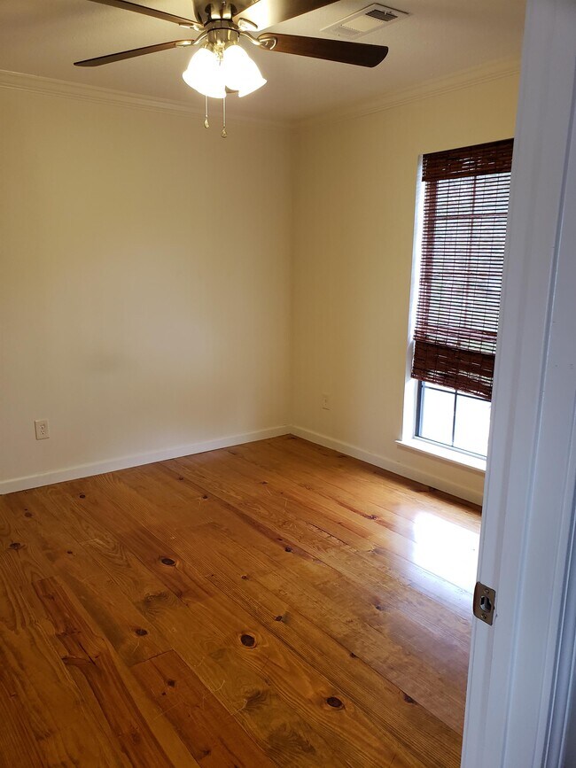 Building Photo - 755 LA-3102