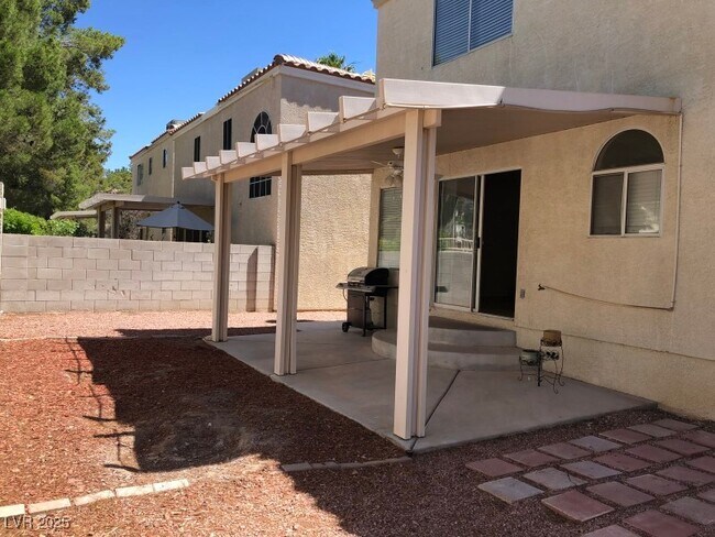 Building Photo - 3439 Bankside Dr