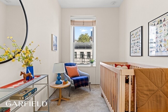 Building Photo - 240 E 61st St