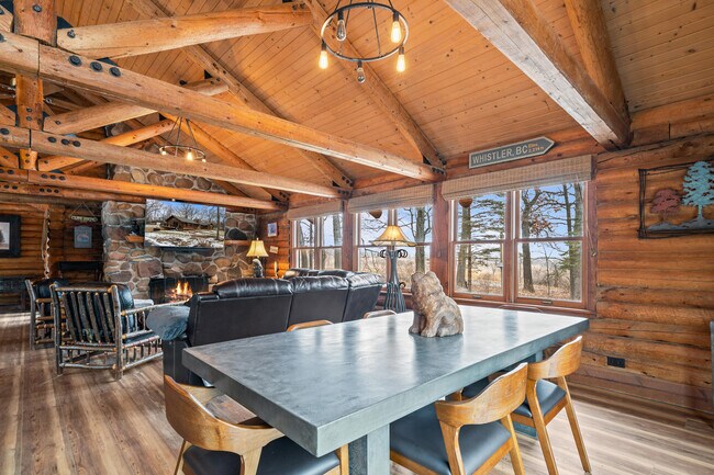 Building Photo - N1508 Wildwood Rd