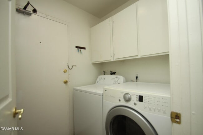 Building Photo - 565 Serento Cir
