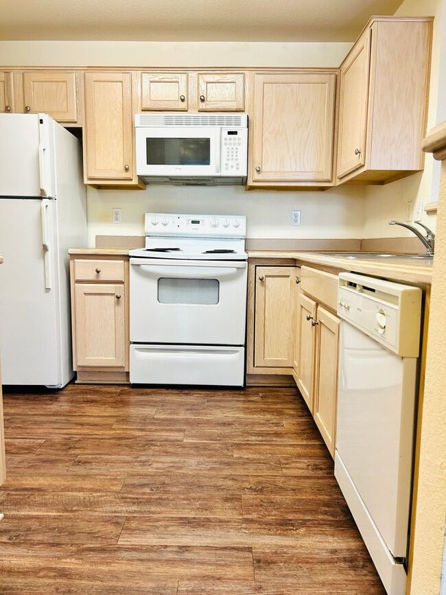 Building Photo - 2 Bedroom Apartment, Great Location!