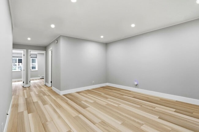 Building Photo - Move-In Ready 2 Bedroom/1 Bathroom Condo in The Heart of Mountain View!