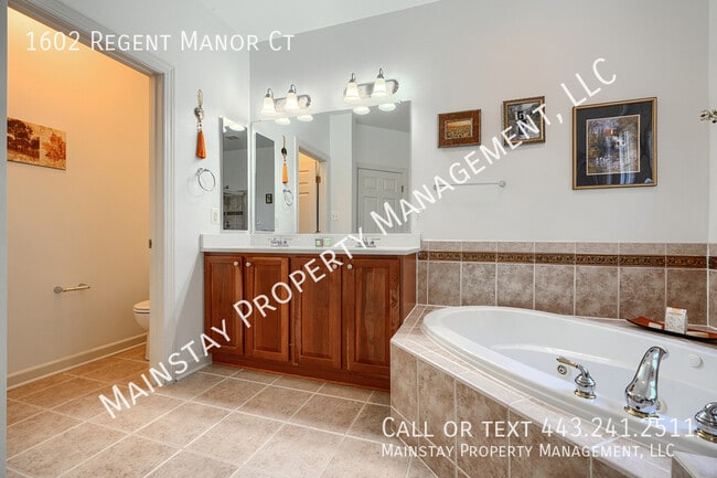 Building Photo - 1602 Regent Manor Ct
