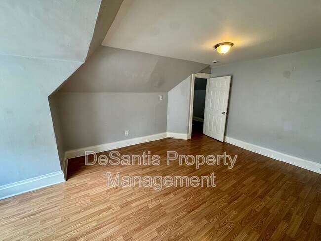 Building Photo - 1810 Brownsville Rd