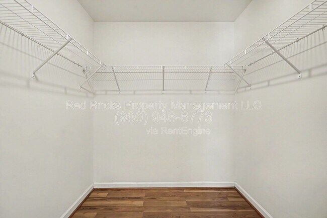 Building Photo - 10420 Benfield Rd