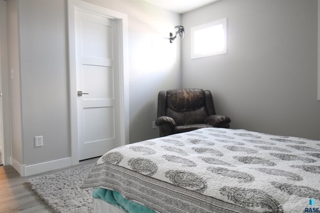 Building Photo - 4417 E Leubecher Pl