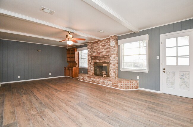 Building Photo - 7310 Ridge Oak Dr