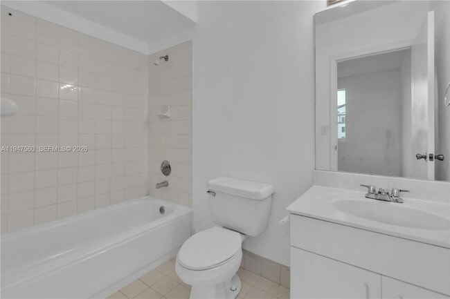 Building Photo - 9193 Fontainebleau Blvd