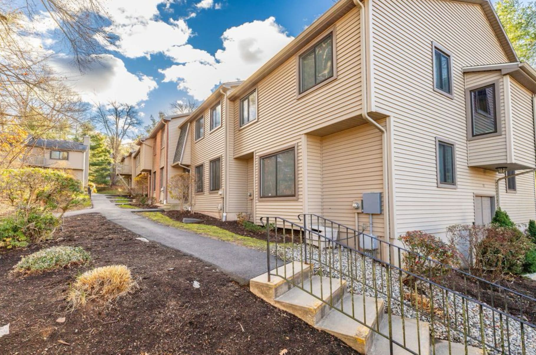 Building Photo - 47 Conestoga Way