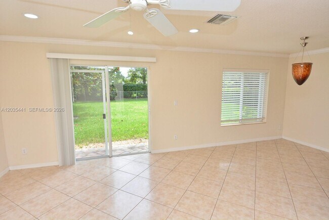 Building Photo - 4648 56th Ln