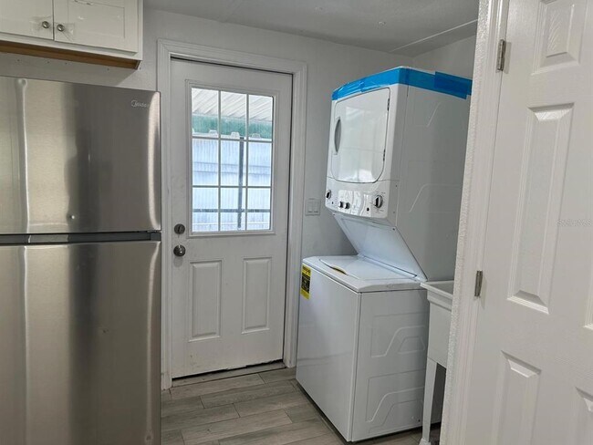 Building Photo - 3061 Crystal Hills Dr