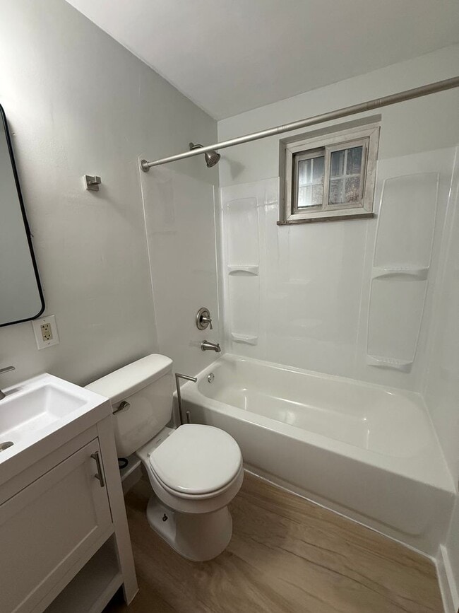 Building Photo - ***2 Bed / 1 Bath Home for Rent***