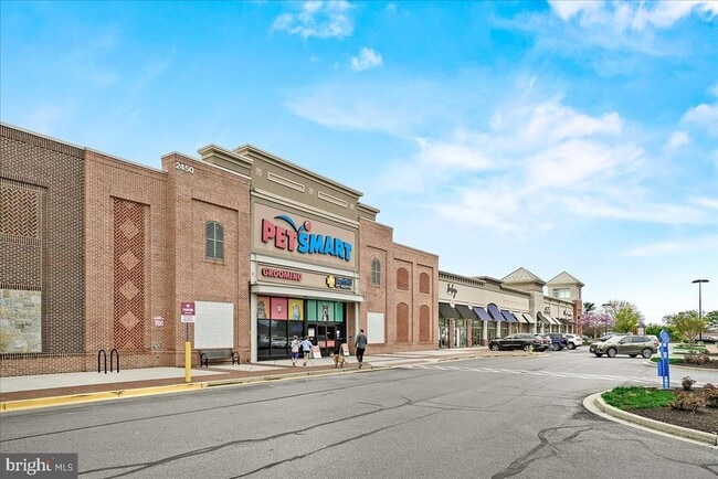 Building Photo - 1811b Wheyfield Dr