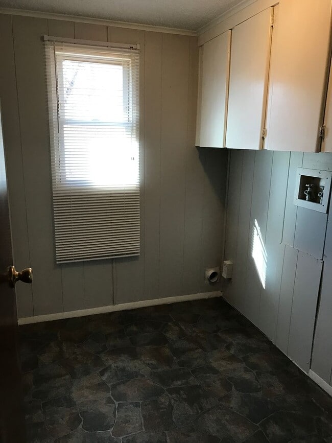 Building Photo - 3BR Home in Maiden on 1.85 Acres