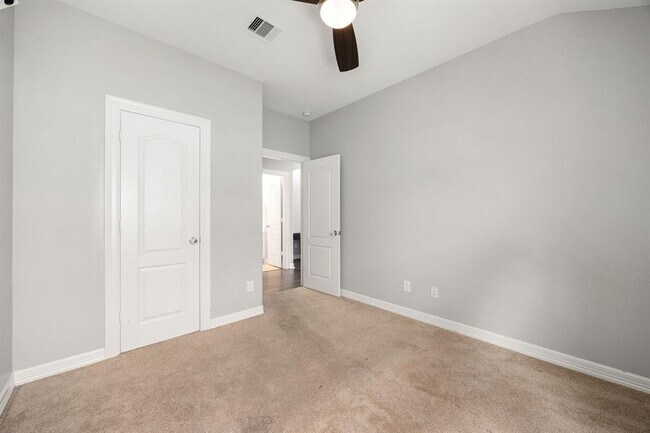 Building Photo - 11010 Starling Creek Dr