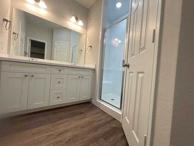 Building Photo - 1059 Rd 5736