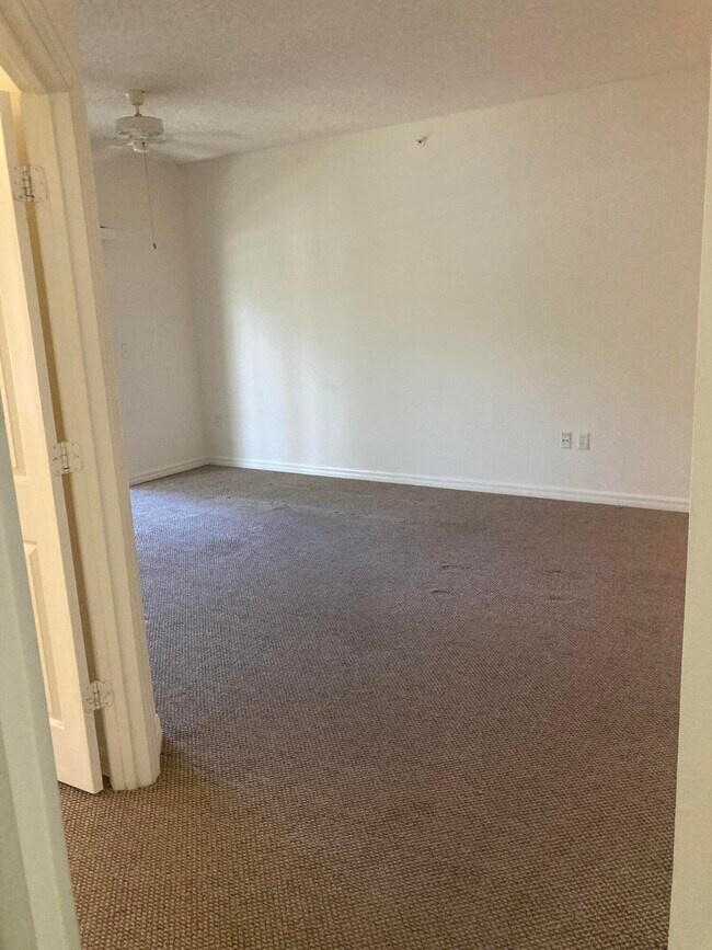 Building Photo - 3018 Alcazar Pl