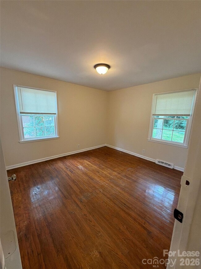 Building Photo - 137 Sleepy Hollow Rd