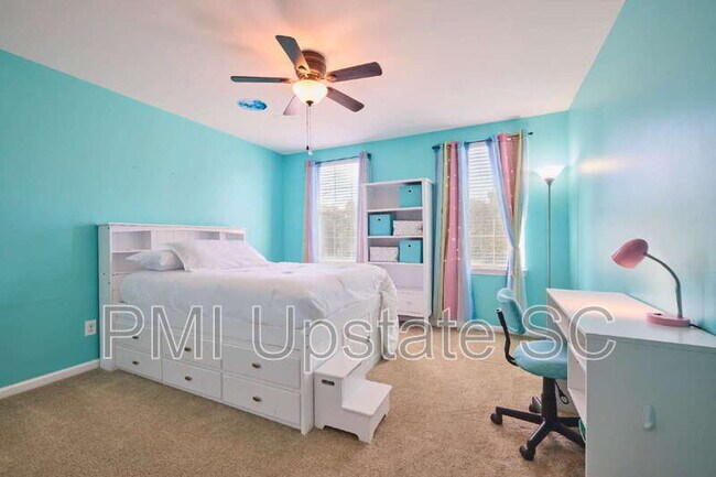 Building Photo - 430 Rosehaven Way