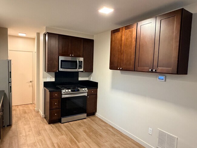 Building Photo - 33938 Alcazar Dr