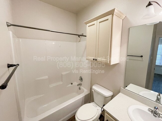 Building Photo - 2112 9th St