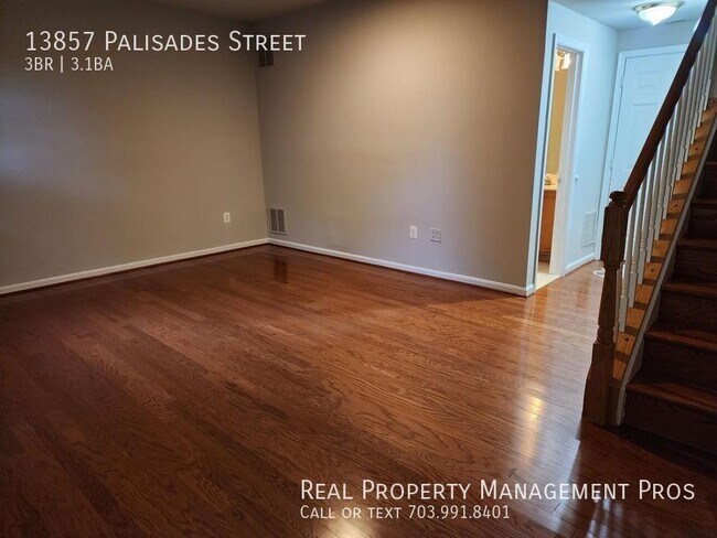 Building Photo - 13857 Palisades St