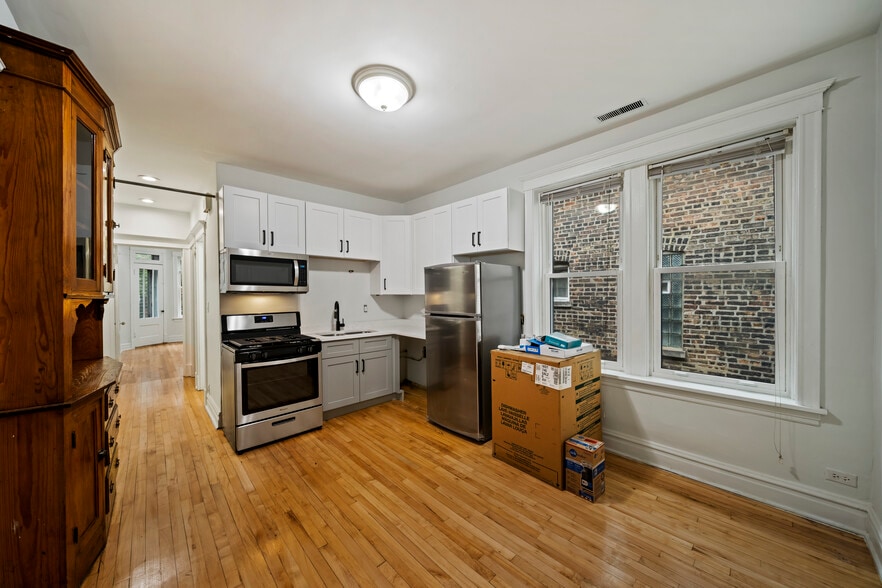 Building Photo - 2325 W Rice St