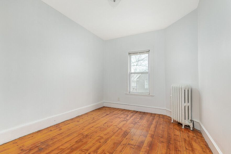 Building Photo - 109 Summer St