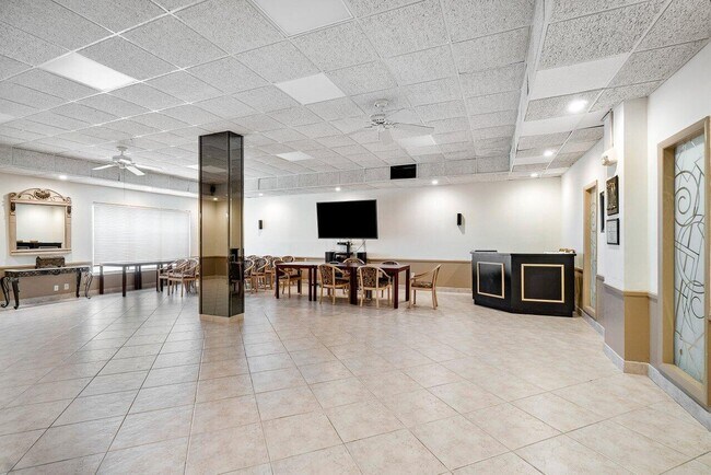Building Photo - 3450 S Ocean Blvd