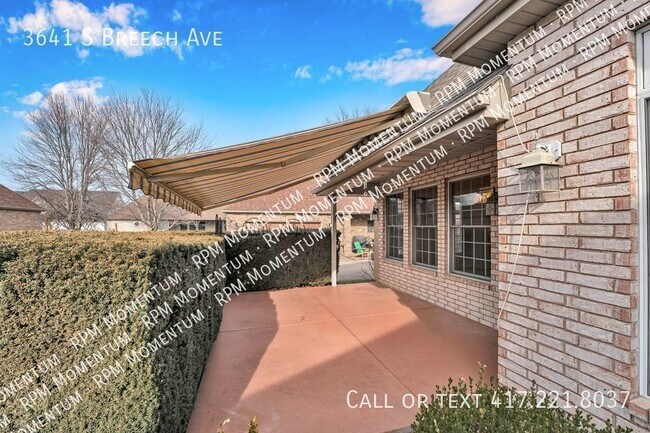 Building Photo - Chesterfield Village 3 Bedroom 2 Bath 2 Ca...