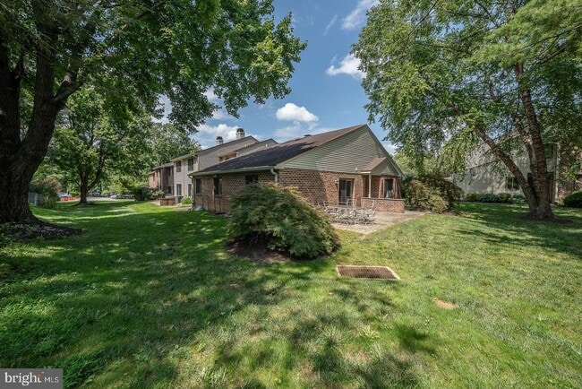 Building Photo - 301 Hanover Ct