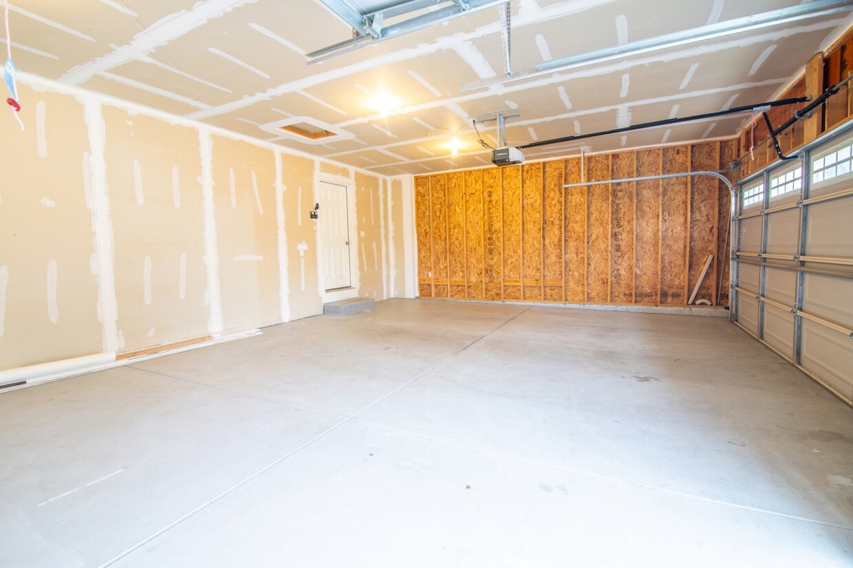 Building Photo - 501 Cobblestone Way