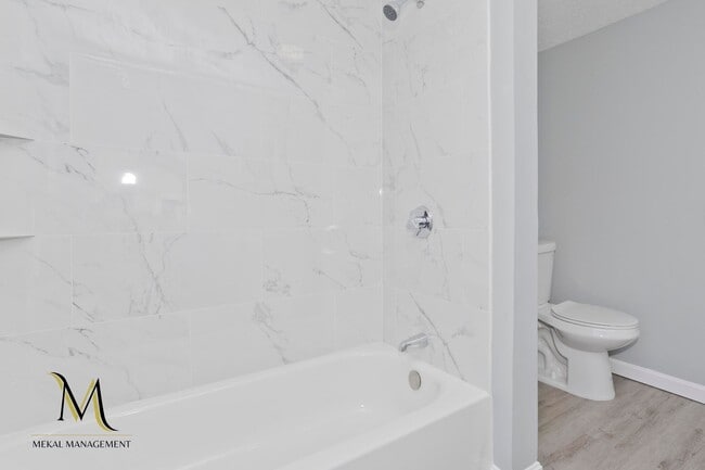 Building Photo - 129-131 Center Street